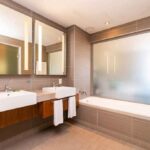 Luxury-Room-Bathroom-aha-Harbour-Bridge-Hotel-and-Suites