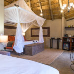 Makalali-River-Lodge-Family-Thatched-Suite-Interior-1024x680